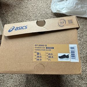 ASICS GT 2000 size 9.5 in blue